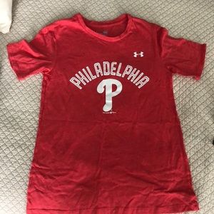 Women’s under Armour Phillies shirt